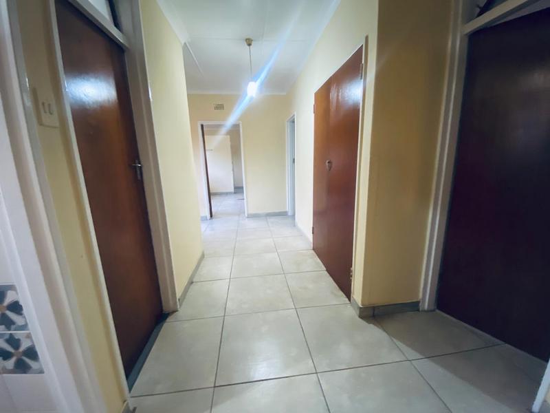 To Let 5 Bedroom Property for Rent in Kathu Northern Cape